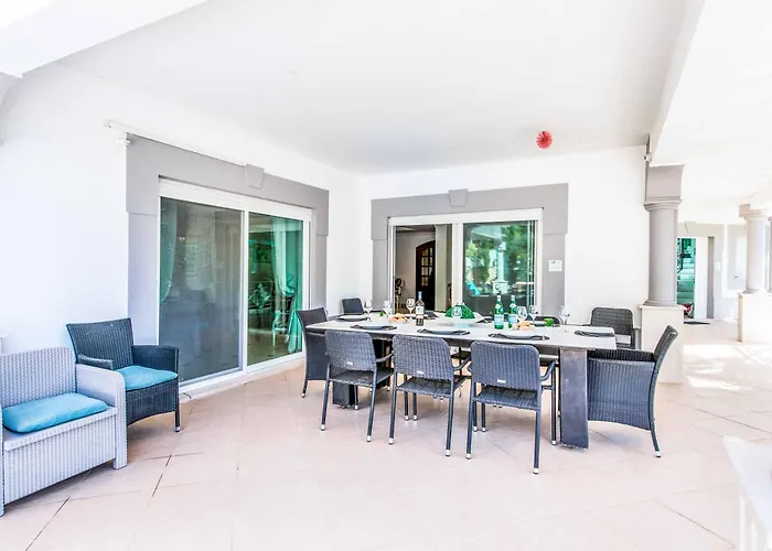 Paris Villa
