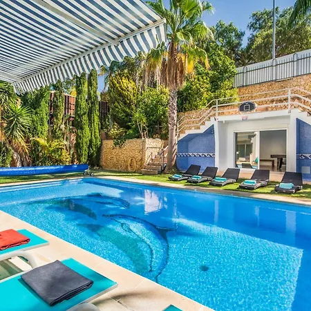 Paris Villa *